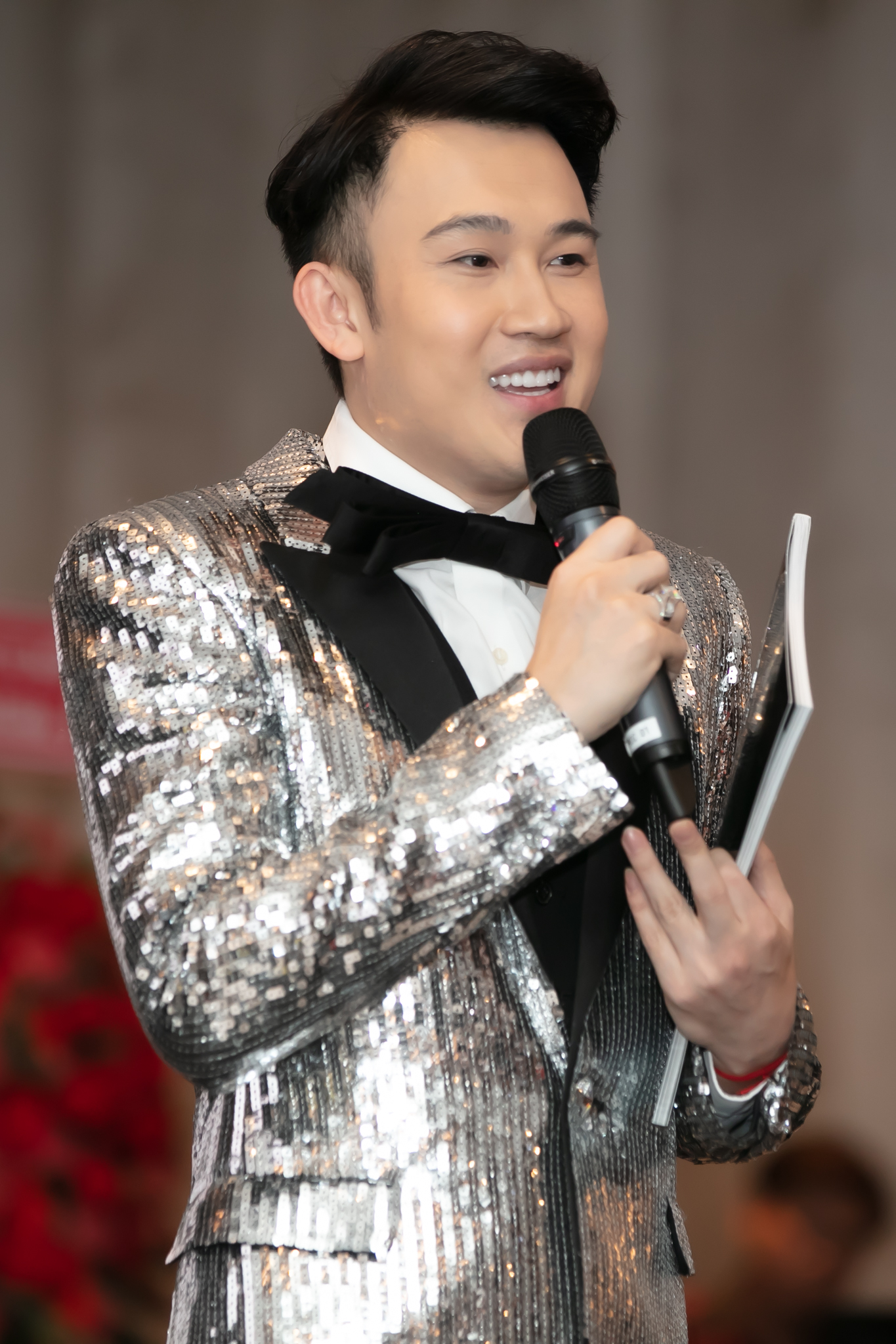 Dương Triệu Vũ: Tuổi 37 bắt đầu... dấn khổ Dương Triệu Vũ trong buổi công bố các dự án cho năm 2020 vào chiều 1/1.