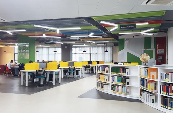 Đại học Việt Nam 'đổ bộ' vào các bảng xếp hạng thế giới Sinh viên học tập tại thư viện hiện đại của TDTU