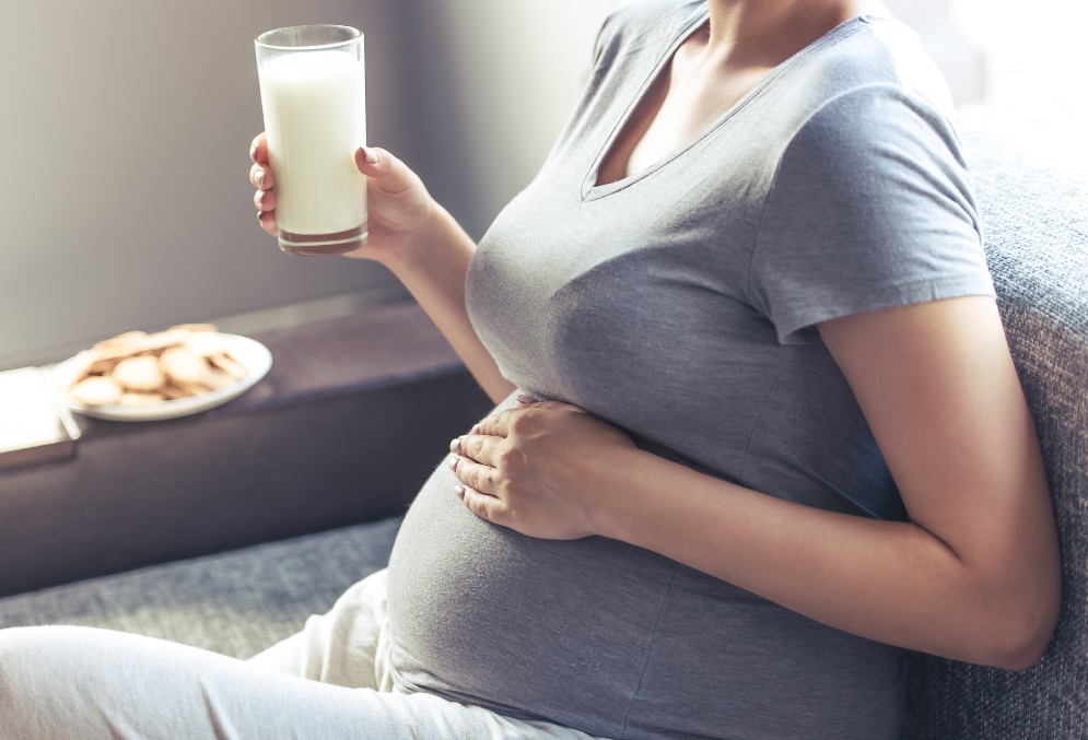 Thời tiết giao mùa, mẹ bầu cần làm gì để mình và bé cùng khỏe? Nuti IQ Mum Gold là giải pháp dinh dưỡng toàn diện từ NutiFood cho các mẹ trong thai kỳ. Ảnh: Shutterstock