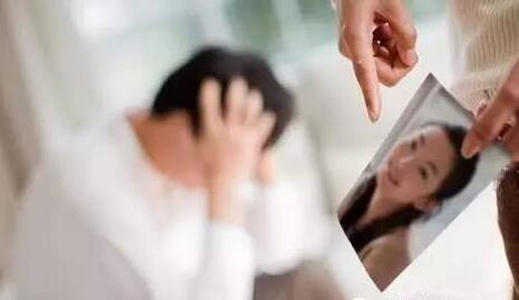 Làm gì khi biết chồng có nhân tình? Ảnh minh họa