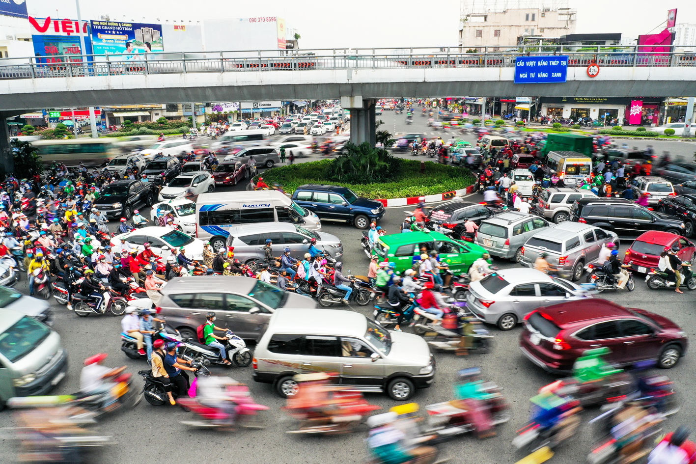 Xe buýt phải thay thế được xe máy, ô tô cá nhân Kẹt xe