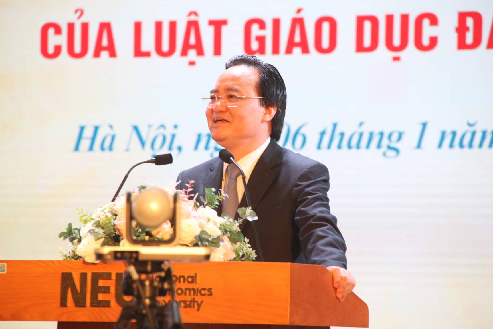Tự chủ đại học đã xóa bỏ được cơ chế xin - cho? Bộ trưởng