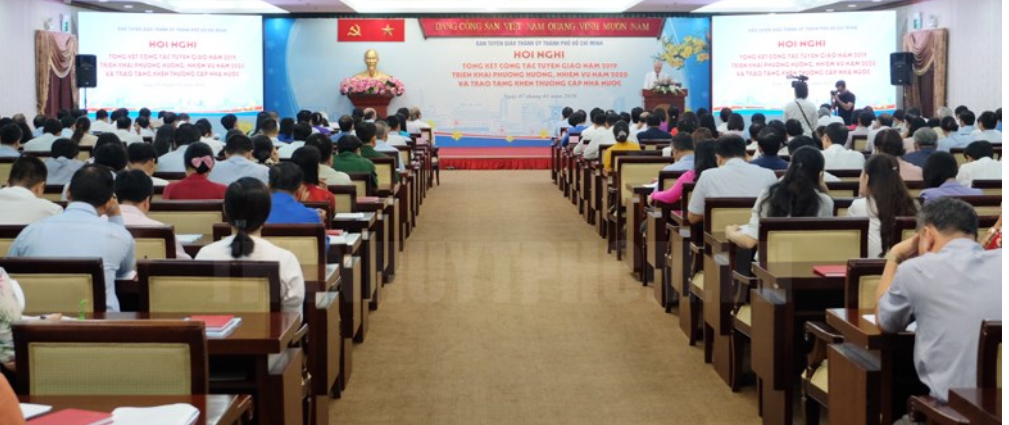 Công tác tuyên giáo phải biết mọi người đang nghĩ và mong muốn điều gì Hội nghị sáng 7/1