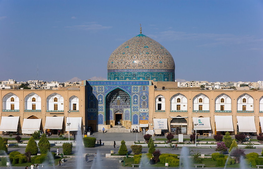 Di sản văn hóa nhân loại gặp nguy trước sự trừng phạt của Tổng thống Trump dành cho Iran Nhà thờ Sheik Lotfallah nhìn từ xa