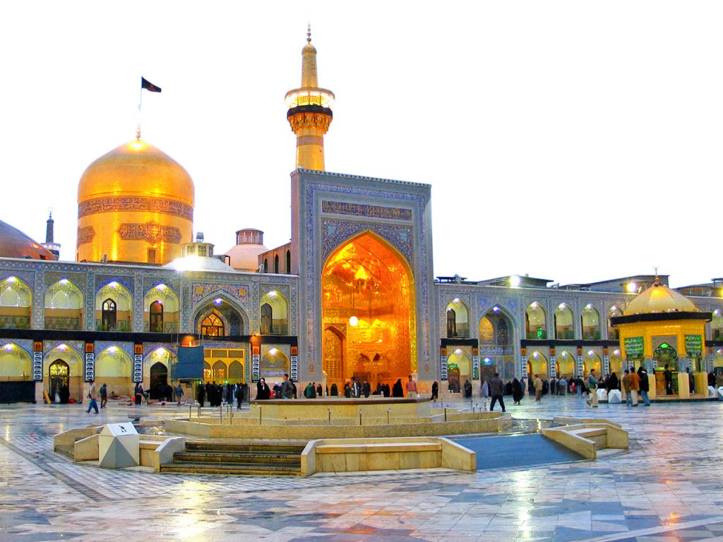 Di sản văn hóa nhân loại gặp nguy trước sự trừng phạt của Tổng thống Trump dành cho Iran Imam Reza thu hút 25 triệu du khách mỗi năm đến hành hương