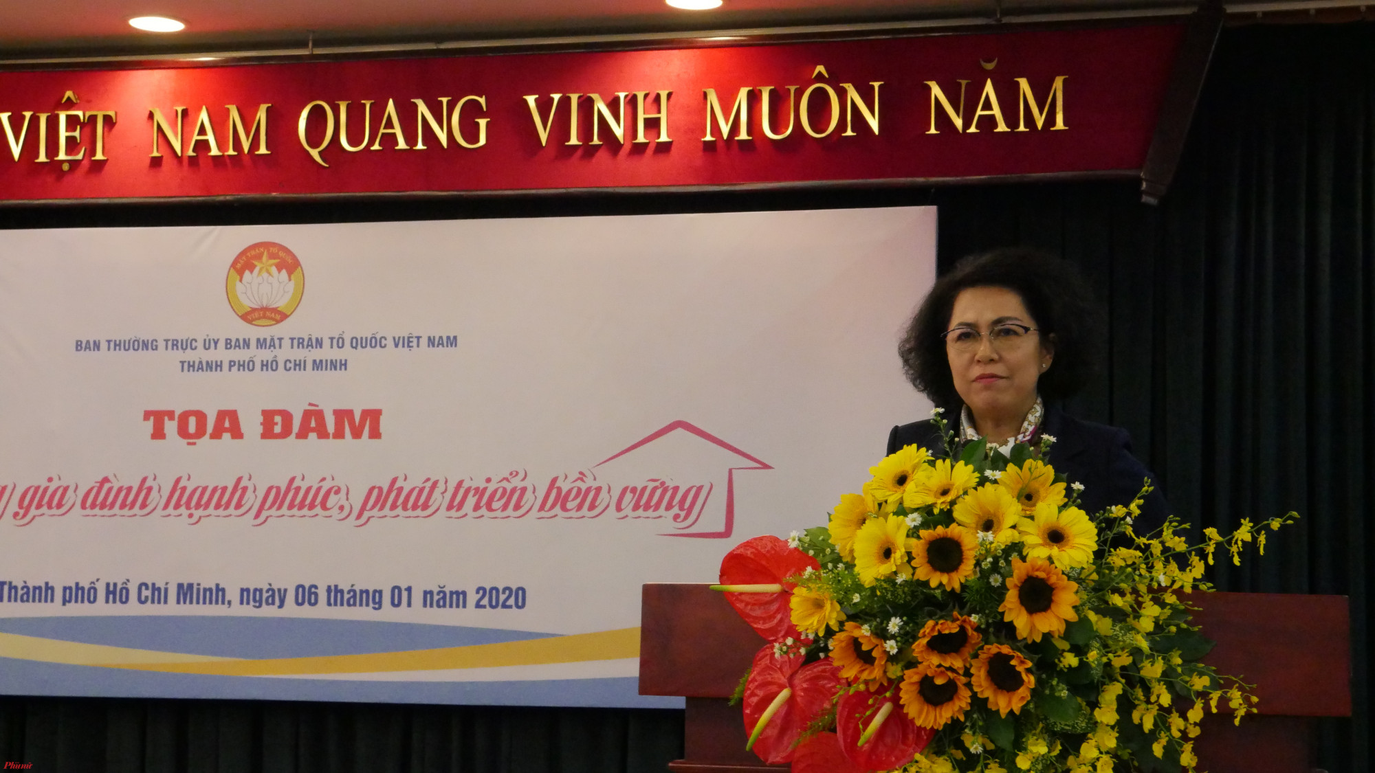 Gia đình Việt đã có sự biến đổi theo nhịp sống thời đại Bà Tô Thị Bích Châu, Chủ tịch Ủy ban MTTQ Việt Nam TP.HCM nhấn mạnh: “Lâu nay khi nhắc đến xây dựng gia đình hạnh phúc là người ta hay nhìn về người phụ nữ