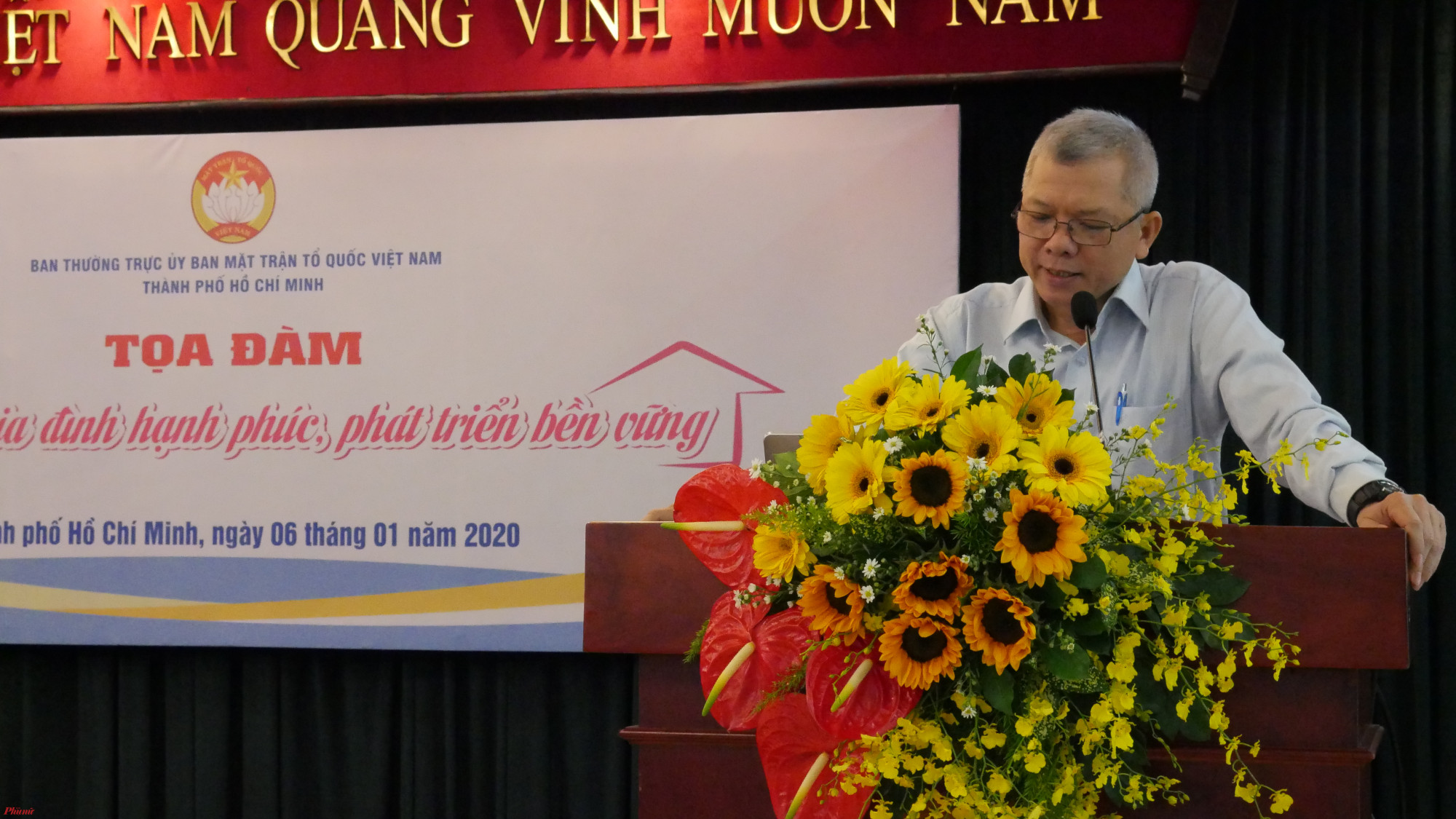 Gia đình Việt đã có sự biến đổi theo nhịp sống thời đại Ông Nguyễn Văn Trình - PGS.TS – Phó Viện trưởng Viện nghiên cứu phát triển TP.HCM : Việc tổ chức gia đình và giáo dục tốt sẽ tác động lớn đến việc hình thành nhân cách của trẻ
