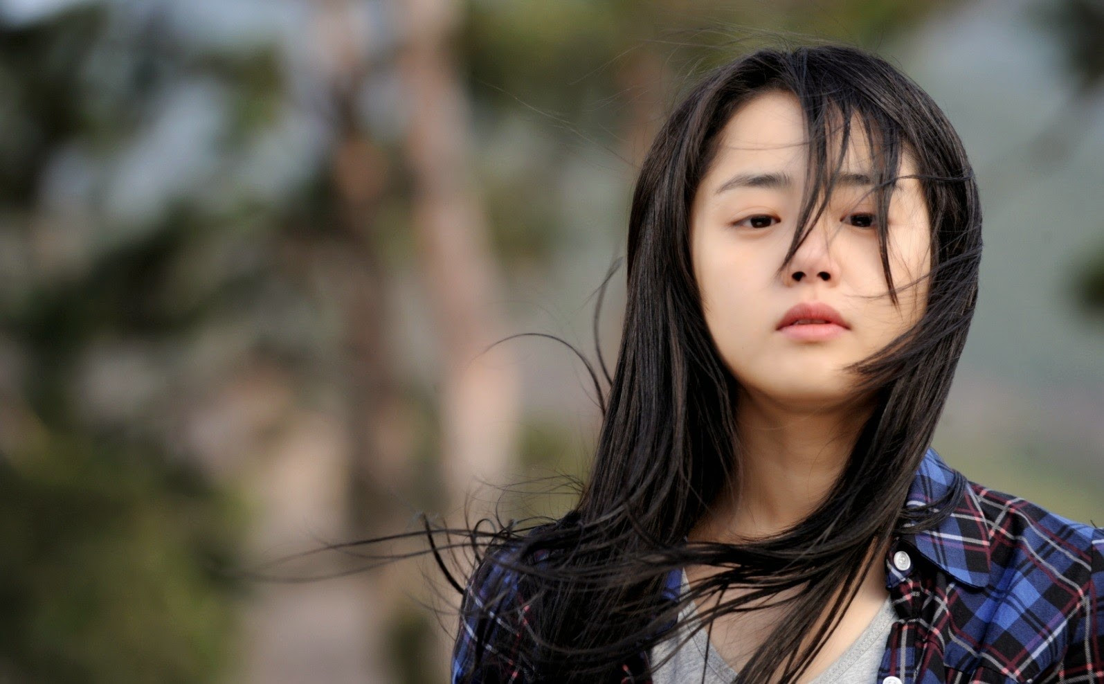 Vì tiền, hai bà thông gia thề không nhìn mặt nhau Bà Lạc thương con gái phải biệt xứ, vất vả làm việc cung phụng chồng và mẹ chồng. Ảnh minh họa