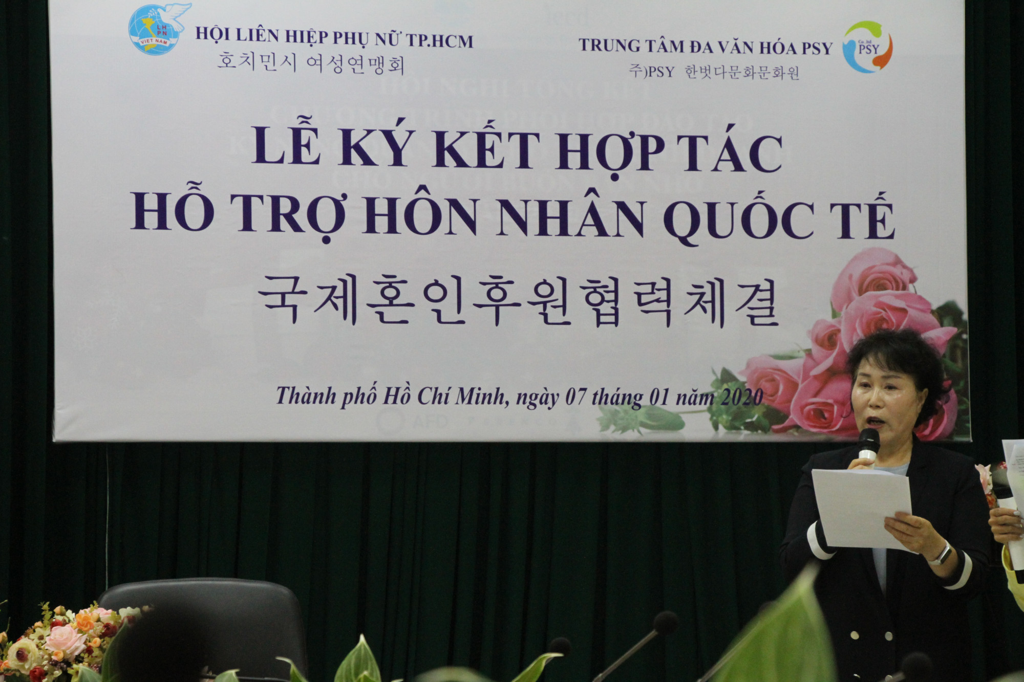 Hợp tác hỗ trợ cô dâu Việt kết hôn tại Hàn Quốc Bà Park Sun Young - Giám đốc Trung tâm đa văn hóa PSY - Hàn Quốc.