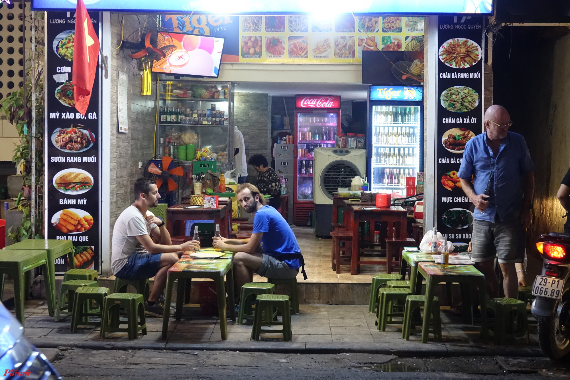 'Phố Tây' vắng khách ta sau một tuần ra quân xử lý vi phạm nồng độ cồn Một quán bia khác