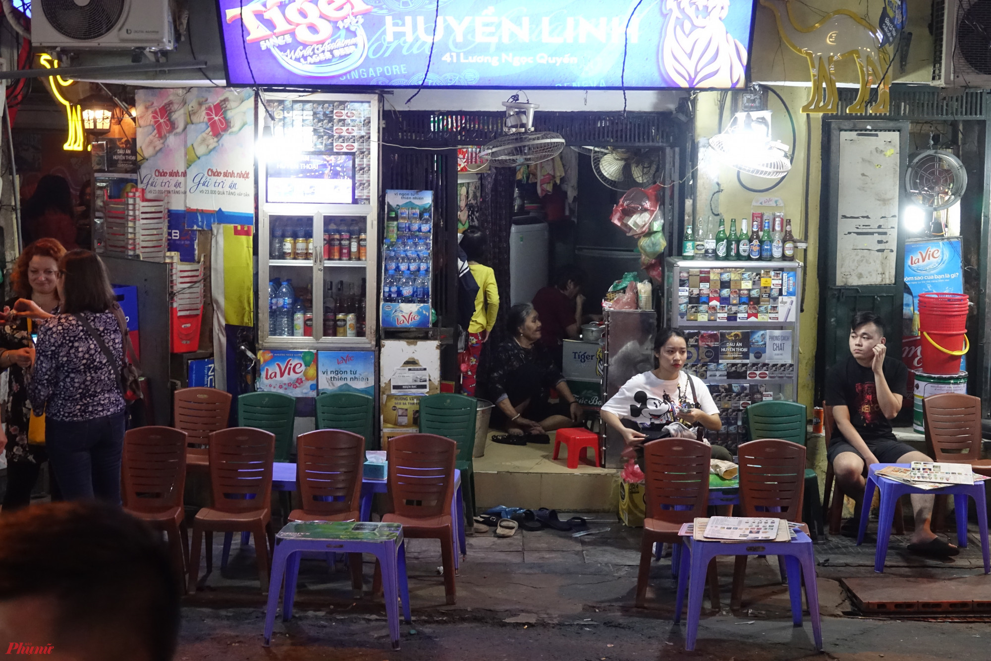 'Phố Tây' vắng khách ta sau một tuần ra quân xử lý vi phạm nồng độ cồn Dễ dàng bắt gặp hình ảnh quán bia vắng không một bóng khách vào những ngày này.