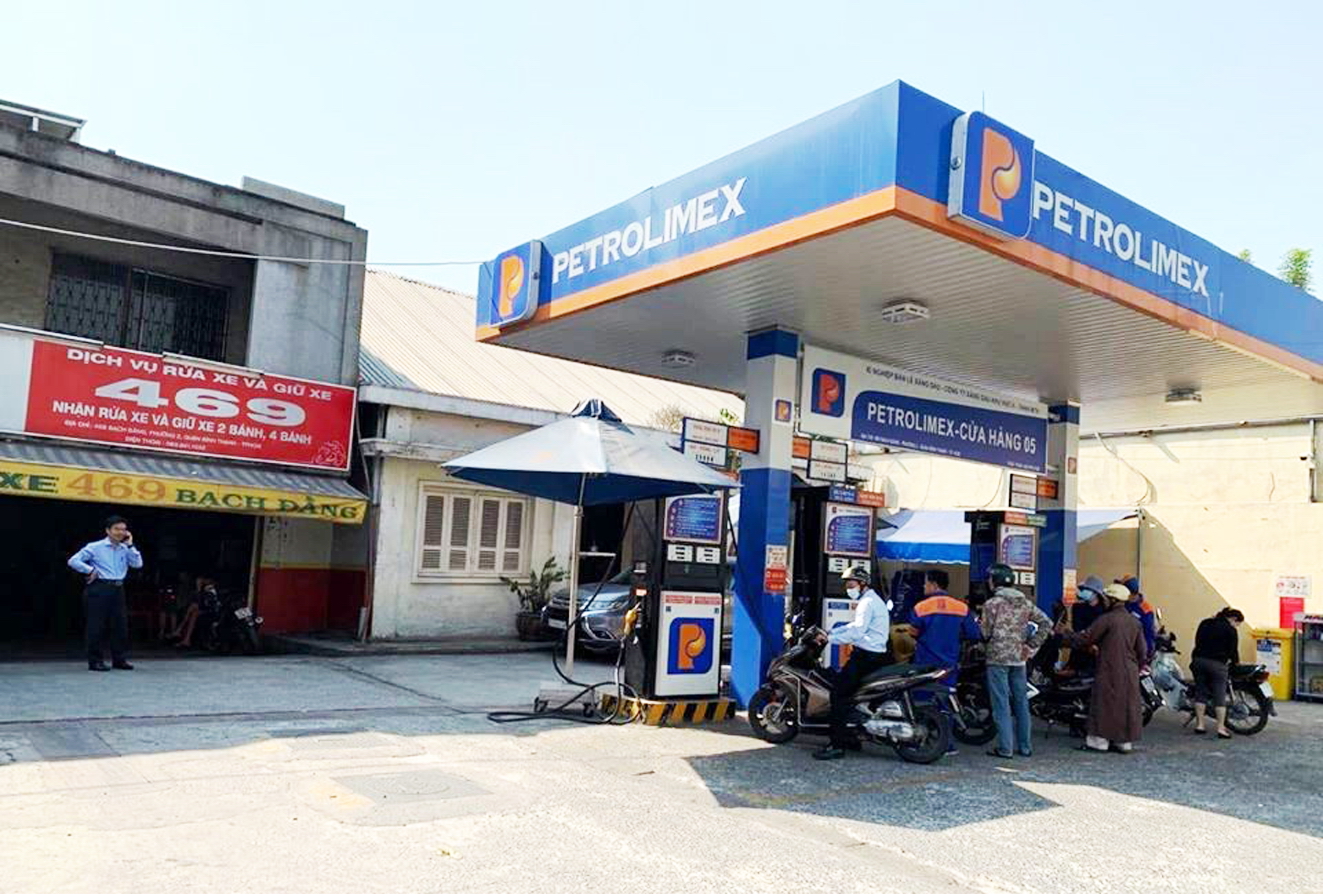 45 năm bị 'treo' chủ quyền vì... một trạm xăng Căn nhà ở địa chỉ 469 Bạch Đằng bị trạm xăng án ngữ ngay phía trước
