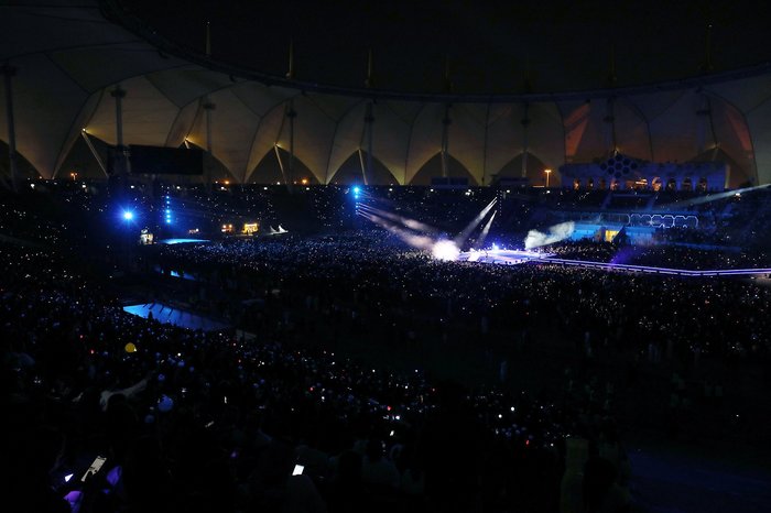 Nhóm BTS được Thái tử Ả Rập Saudi yêu cầu trình diễn nhiều hơn ở Trung Đông Concert của BTS tại Ả Rập Saudi ngày 11/10/2019 thu hút gần 30.000 khán giả.