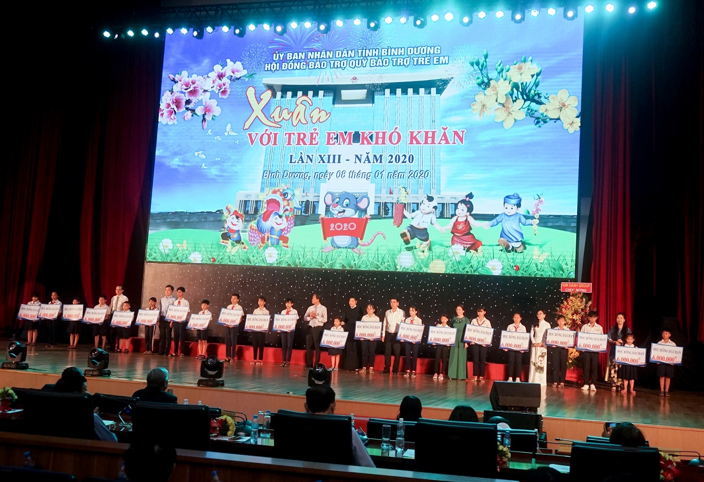 Tân Hiệp Phát chung tay mang xuân yêu thương đến cho trẻ em có hoàn cảnh khó khăn Những phần quà góp phần mang đến một mùa xuân ấm áp cho trẻ em có hoàn cảnh khó khăn