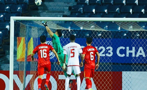 Việt Nam cầm hòa UAE trận mở màn vòng loại chung kết Giải U23 châu Á 2020 Trong trận đấu này, thủ môn Bùi Tiến Dũng đã có nhiều pha bóng xuất sắc