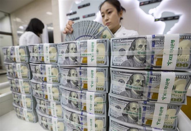 Ngân hàng mở rộng cửa đón nguồn kiều hối Các ngân hàng tăng ưu đãi để thu hút dòng kiều hối, cạnh tranh với các dịch vụ chuyển tiền