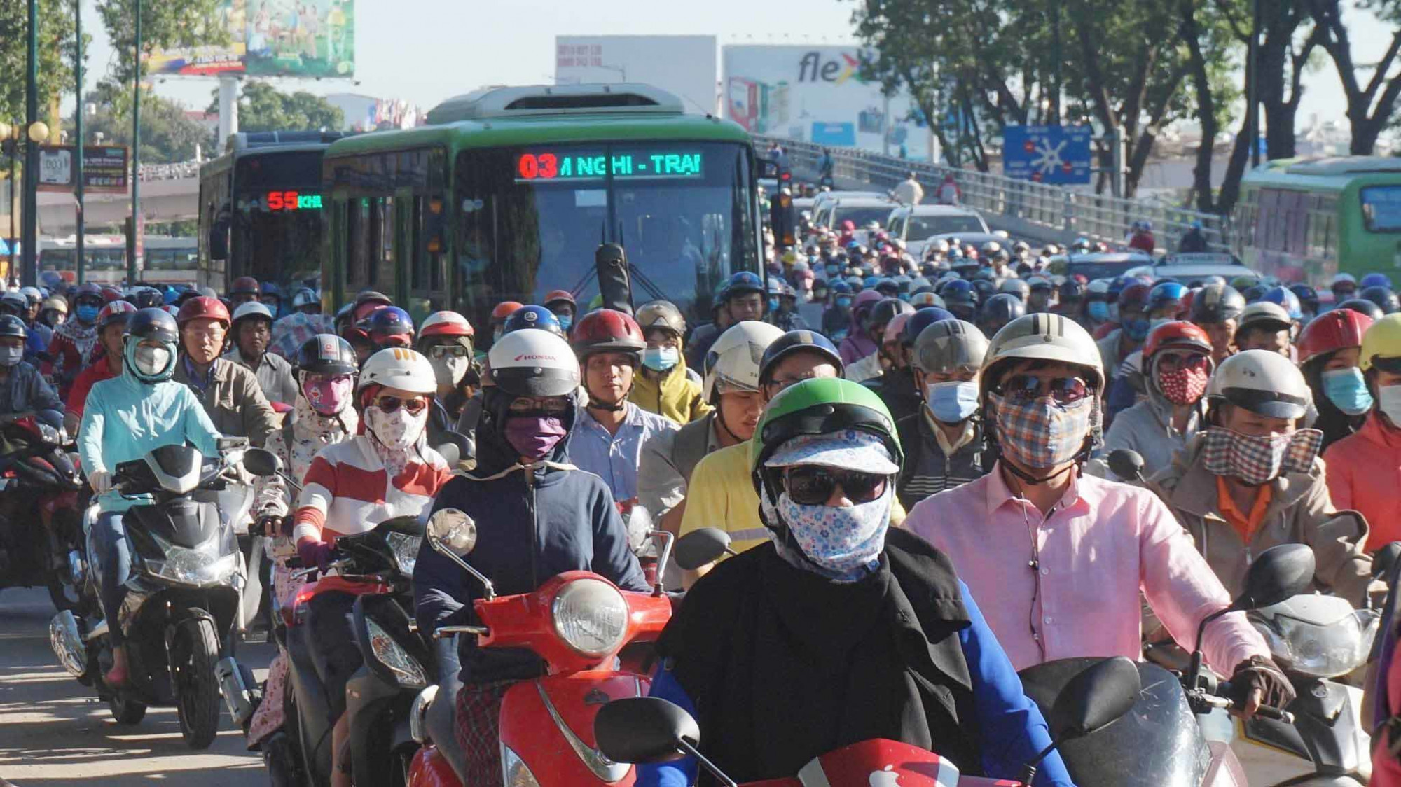 Gần 100.000 người rời bỏ xe buýt mỗi ngày: Cần lắm những cuộc vi hành