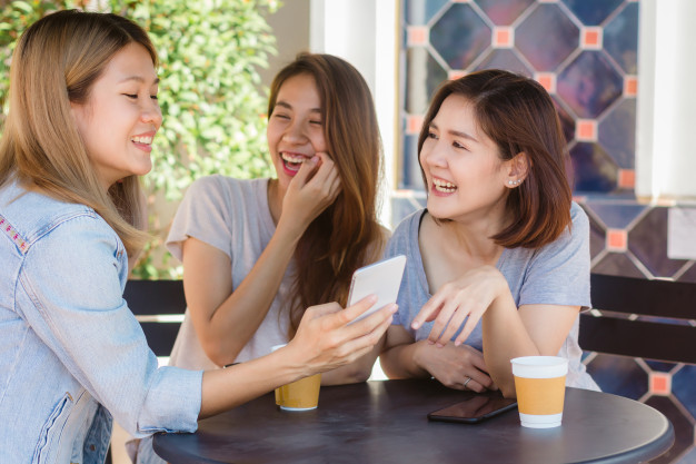 Đàn bà tội gì cứ làm khổ nhau Ảnh minh họa