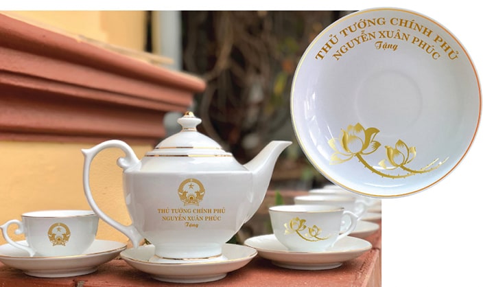 Cơ sở kinh doanh in tên Chủ tịch nước, Thủ tướng lên sản phẩm gốm sứ bị phạt Cơ sở gốm sứ tại Bát Tràng rao bán sản phẩm in tên Chủ tịch nước và Thủ tướng chính phủ trên mạng xã hội