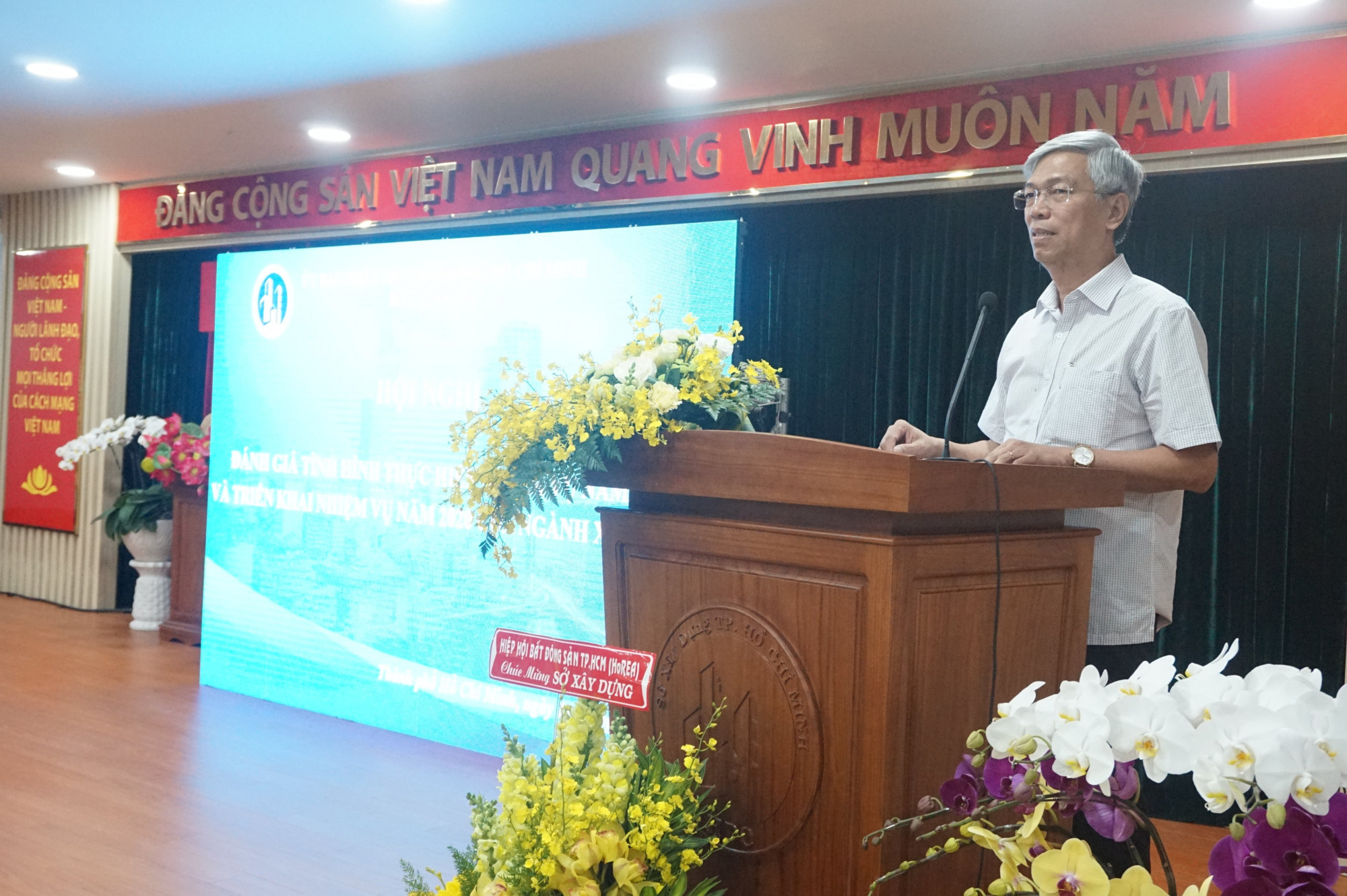 TPHCM phát hiện hơn 2.500 công trình xây dựng trái phép trong năm 2019 Phó Chủ tịch UBND TPHCM Võ Văn Hoan tại hội nghị tổng kết của Sở Xây dựng TPHCM sáng 14/1