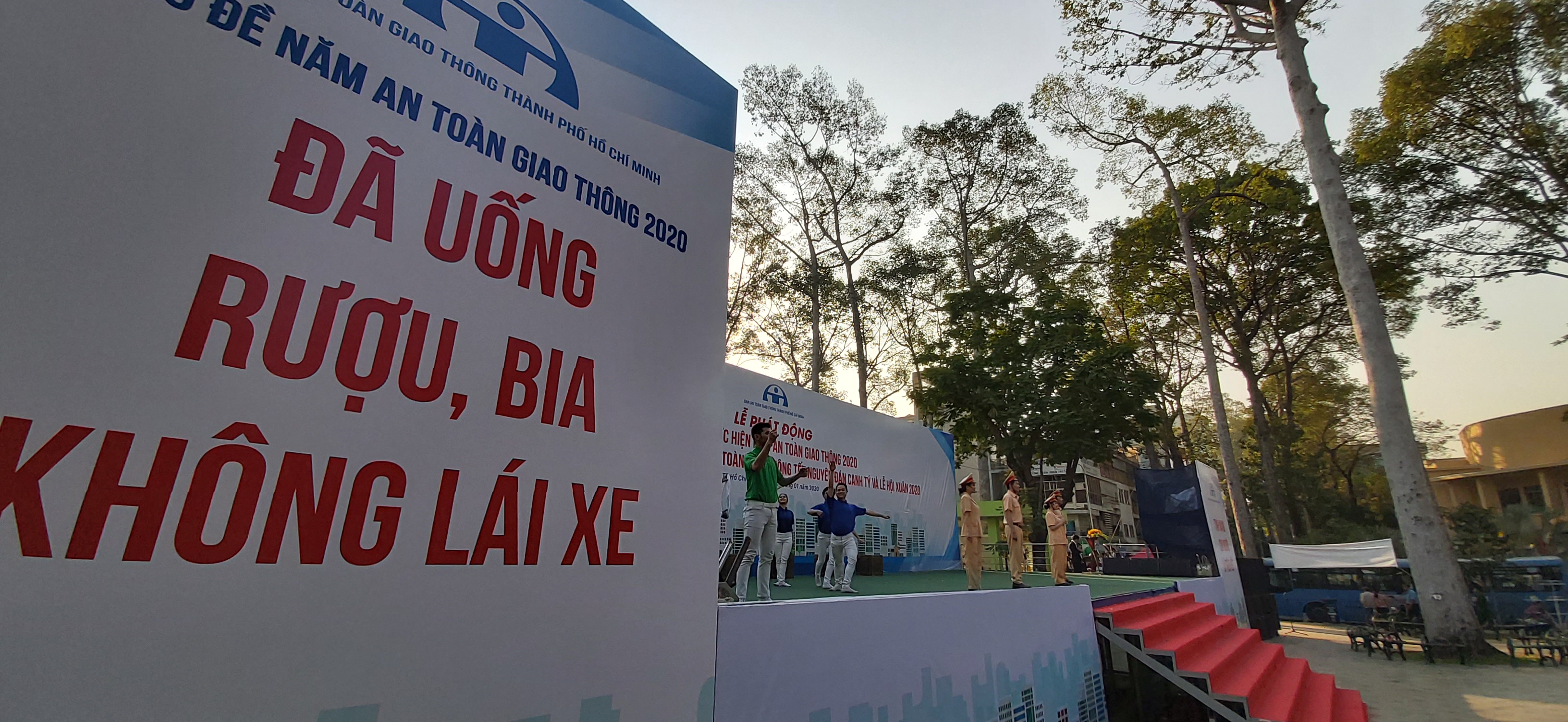 TPHCM ra quân phát động thực hiện Năm an toàn giao thông 2020 Hoạt cảnh tuyên truyền vận động chủ đề ATGT 2020