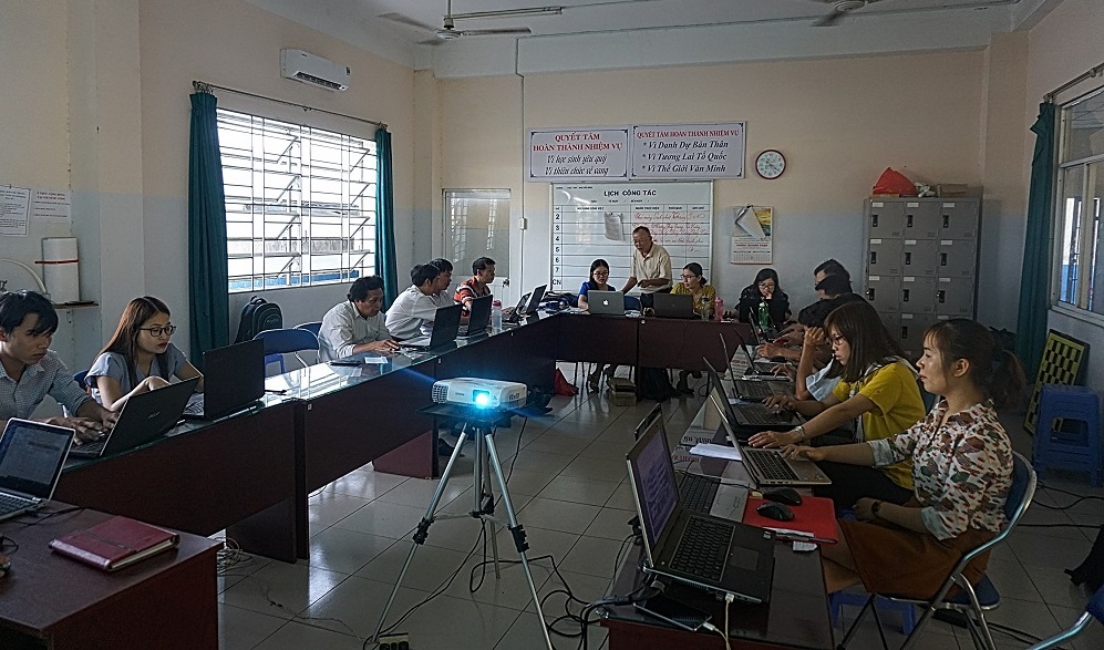 Ra mắt mô hình giáo dục phổ thông online đầu tiên Hội đồng giáo viên Trường THCS và THPT Ngọc Viễn Đông thực hành trường online