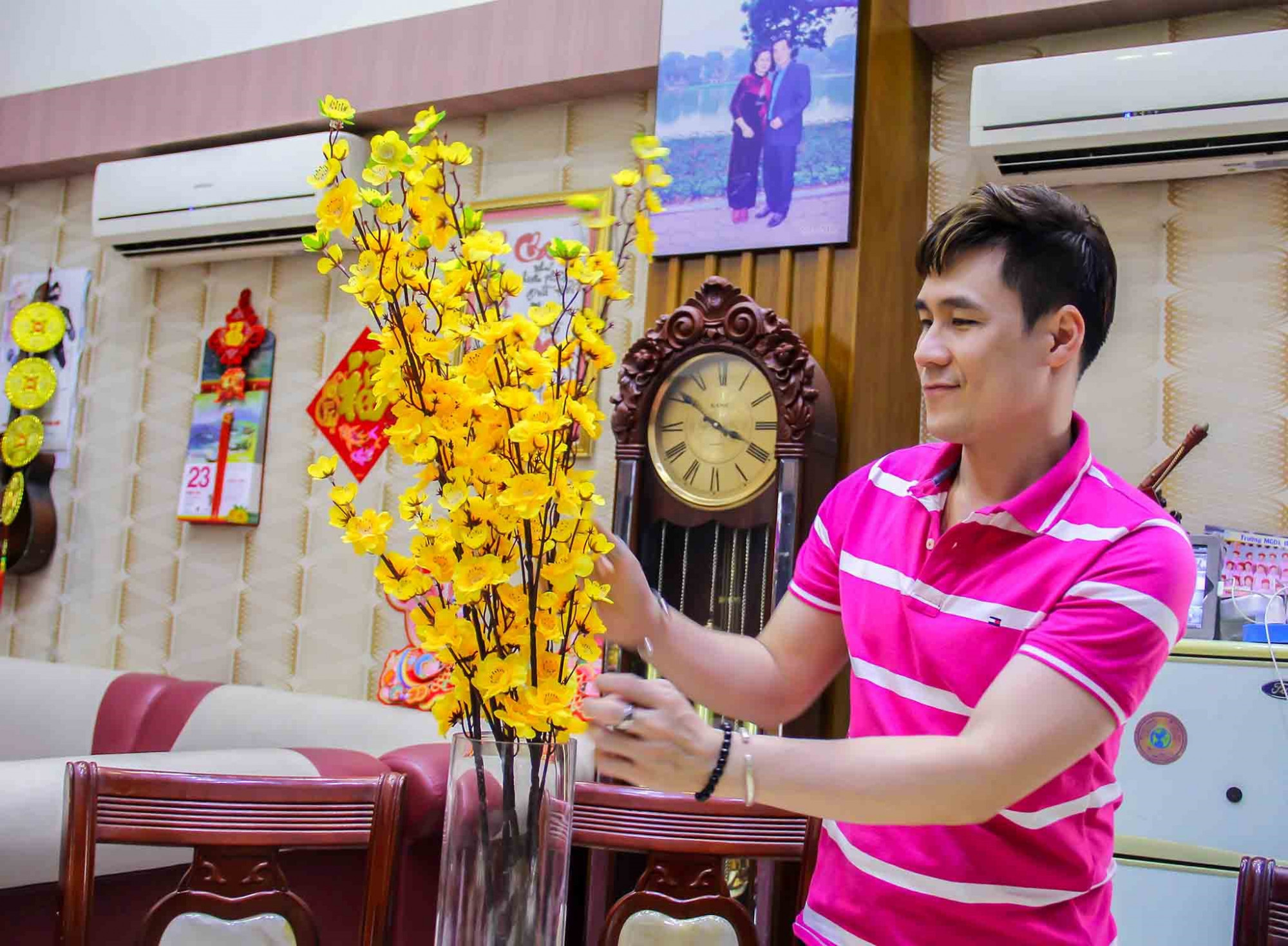 Khánh Phương tiết lộ 200 phần quà sức khỏe tặng tết Khánh Phương luôn tự tay chuẩn bị tết cho cả gia đình