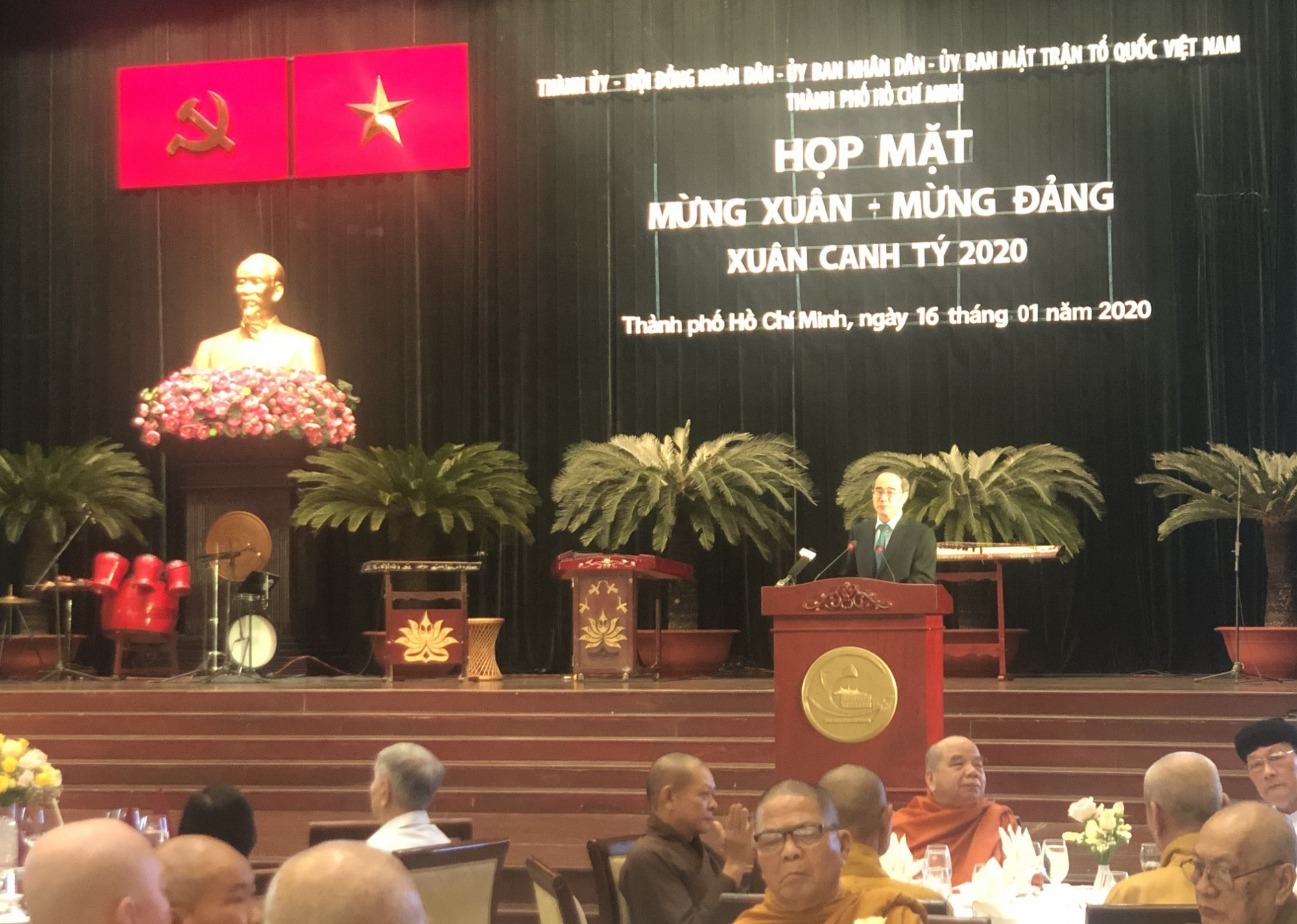 Năm 2020, TPHCM đẩy mạnh hoạt động văn hóa, xây dựng nếp sống văn minh đô thị Bí thư Nguyễn Thiện Nhân phát biểu tại buổi họp mặt mừng Xuân - mừng Đảng nhân dịp Tết Canh Tý 2020. Ảnh: Quốc Ngọc