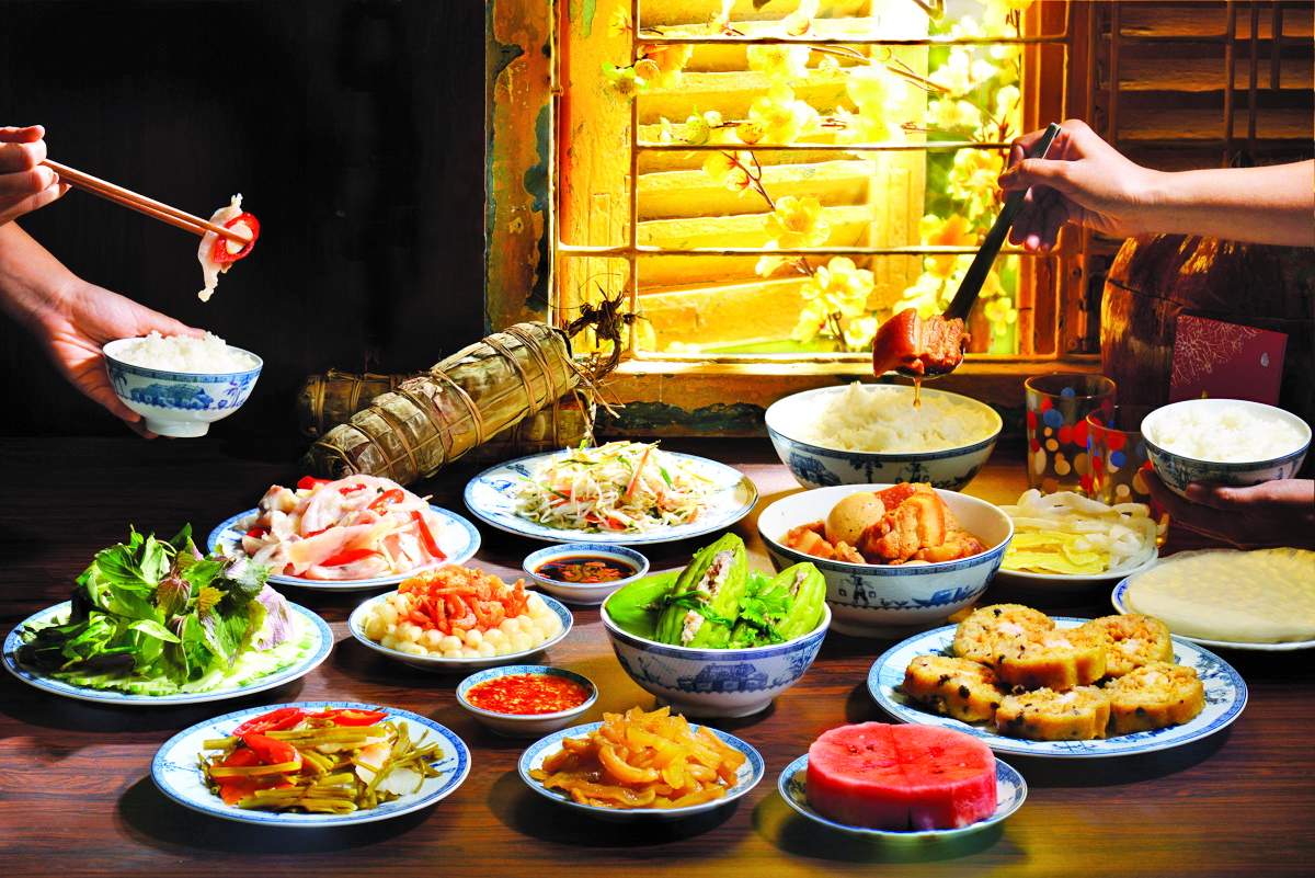 Thực đơn cho người bị tiểu đường tuýp 2 trong 3 ngày tết Bệnh nhân đái tháo đường vẫn có thể ăn các món truyền thống ở mức hạn chế trong những ngày tết