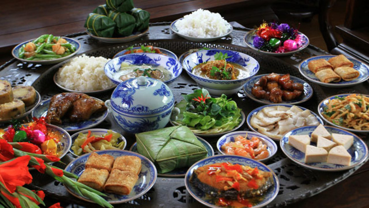 Mười triệu đồng có đủ chi tiêu cả tết? Xuân về với mọi nhà, không phân biệt giàu nghèo. Ảnh minh họa
