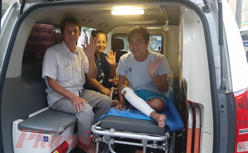 Thầy giáo ‘máu chảy mãi’ được xuất viện kịp về vui tết Gia đình thầy Văn về nhà, tết thêm phần ý nghĩa không chỉ riêng anh mà còn với các bác sĩ, đồng nghiệp, học sinh,... những người luôn mong anh mau khỏe lại.