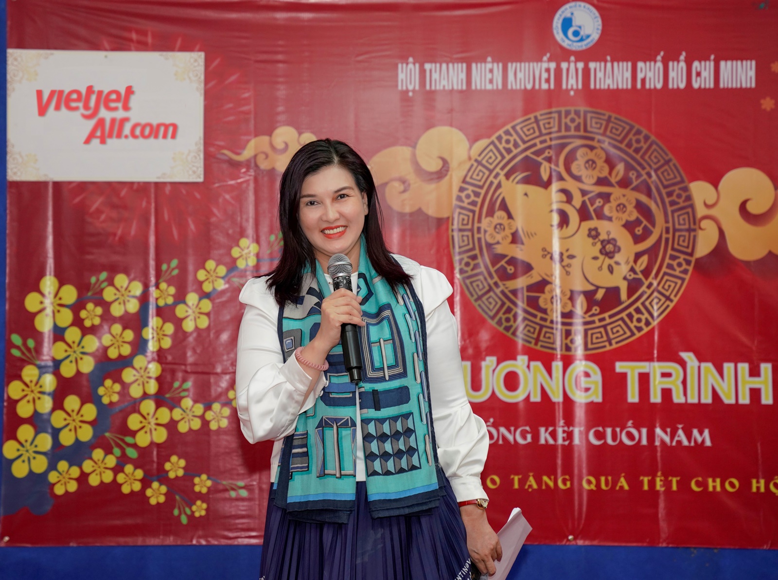Vietjet truyền cảm hứng mùa xuân xanh tới thanh niên khuyết tật Phó tổng giám đốc Vietjet Hồ Ngọc Yến Phương chia sẻ quá trình đồng hành cùng Hội Thanh niên khuyết tật TP.HCM