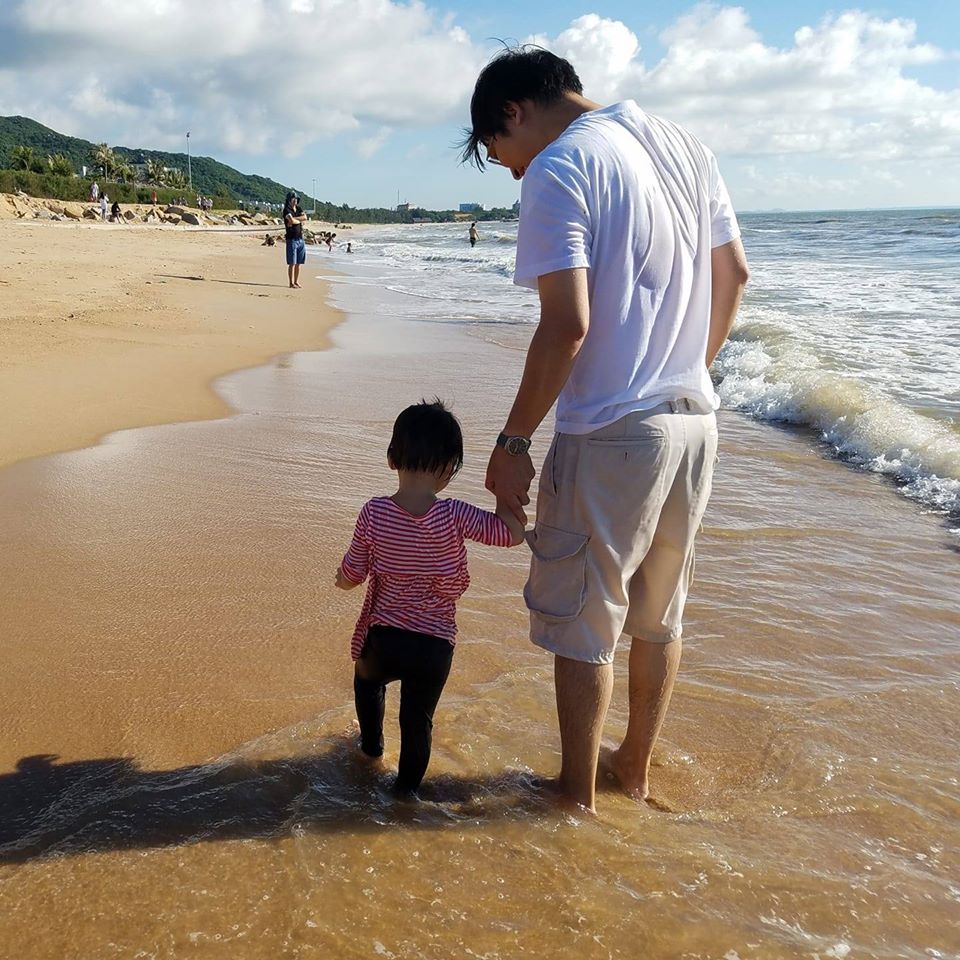 Viết cho con gái út Anh Viễn cùng con gái út