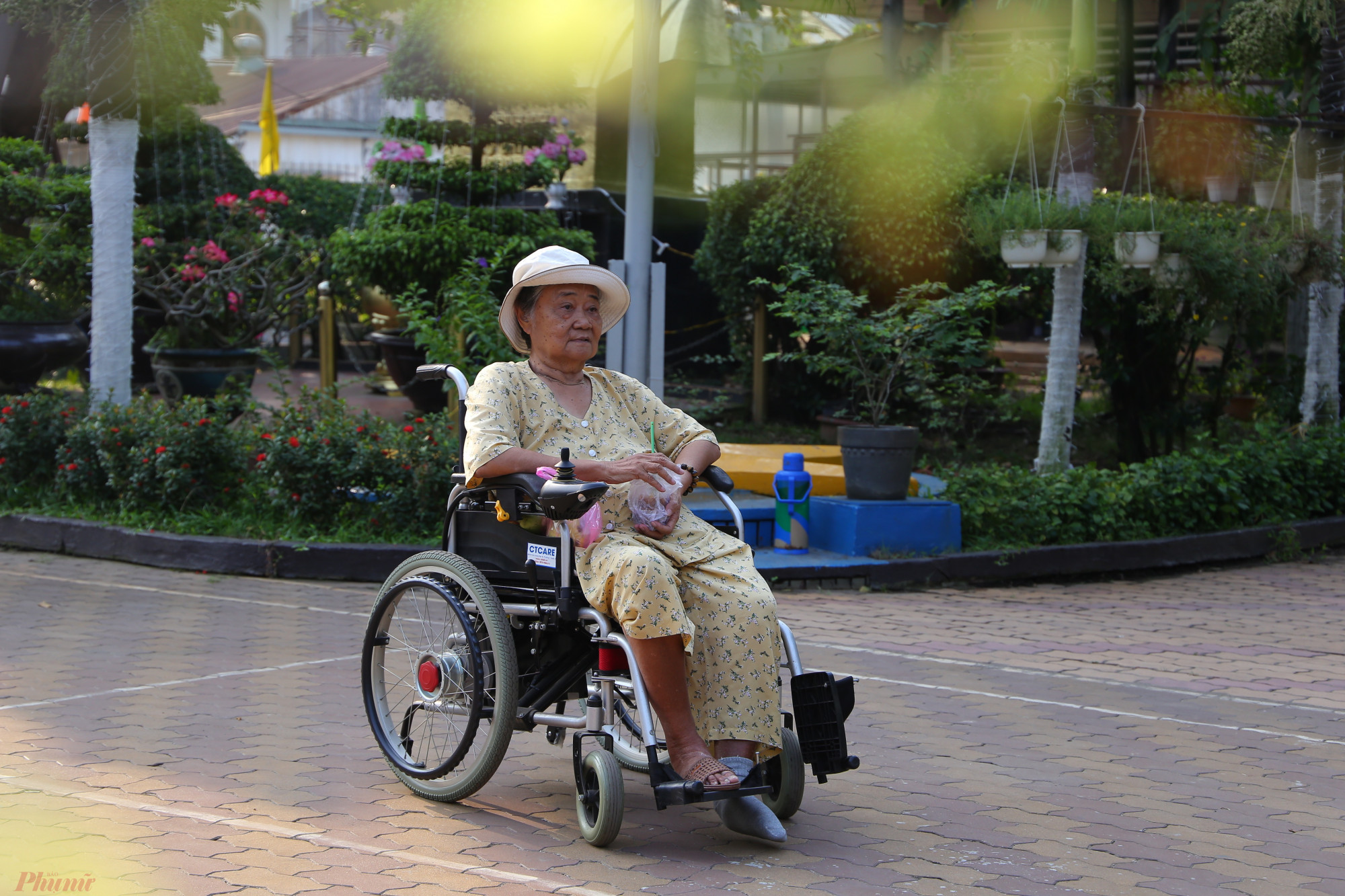 Viện dưỡng lão ngày cuối năm: Hỏi Xuân có về? Cụ Liên 81 tuổi, hàng ngày đều chào ngày mới bằng ly cè phê sữa đá