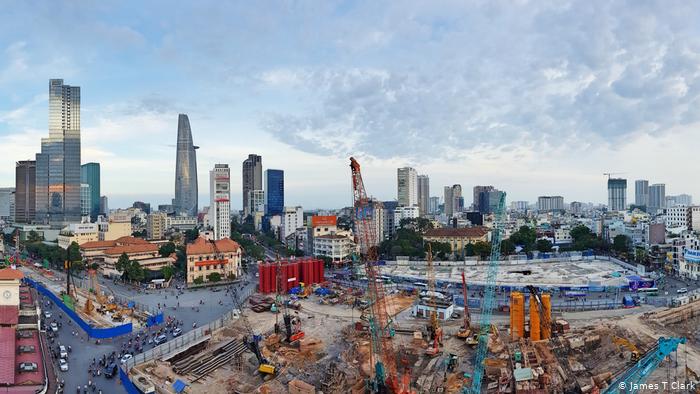 Hiệp định thương mại Việt Nam – EU tập trung vào tính minh bạch và quyền cho người lao động Một Việt Nam đang phát triển với thị trường tự do là cơ hội tốt cho các nhà đầu tư từ châu Âu và thế giới.