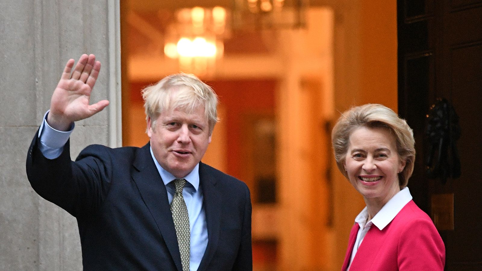 Liên minh châu Âu tuyên bố chưa sẵn sàng đàm phán thỏa thuận thương mại với Anh sau Brexit Ông Boris Johnson đã gặp Chủ tịch Ủy ban EU, bà Ursula von der Leyen tại phố Downing hồi đầu tháng 1/2020.
