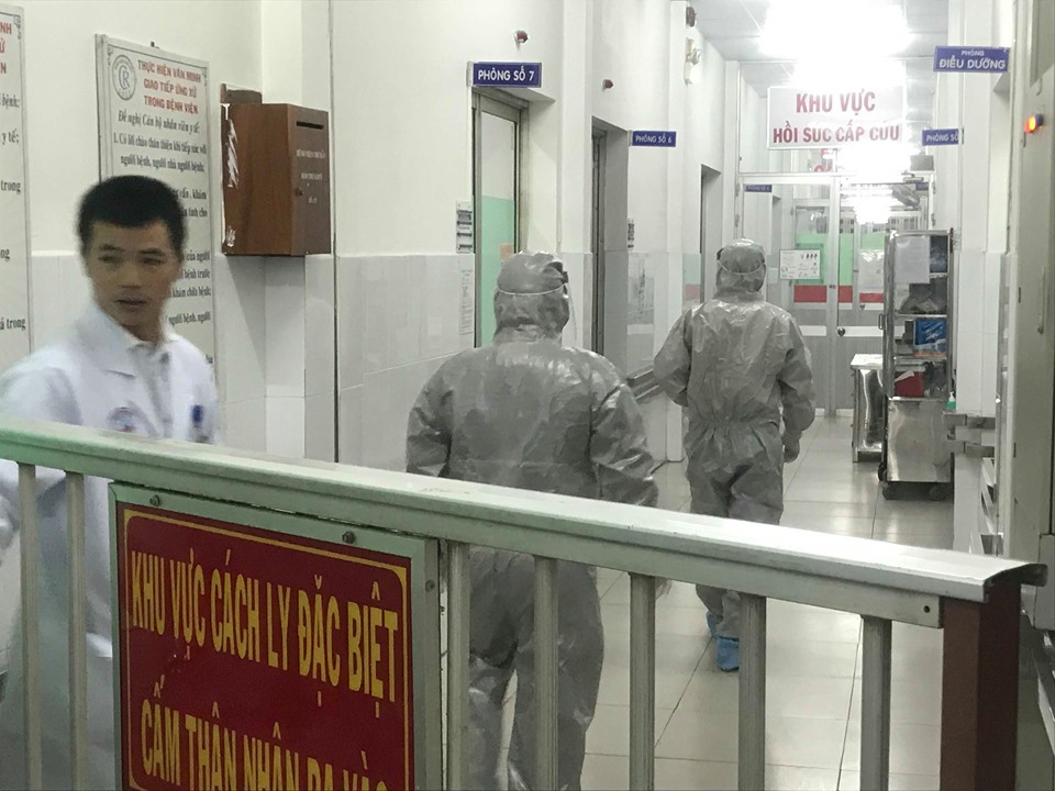 TPHCM phát hiện 2 người dương tính với virus corona Bệnh viện cũng đã thực hiện cách ly hai lớp, đảm bảo không để virus corona lây lan.