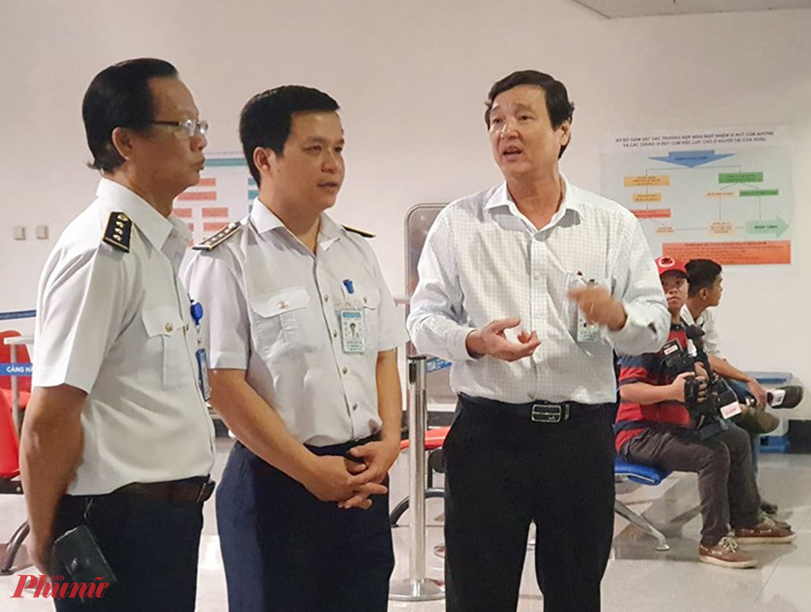 Việt Nam phản ứng với sự lây lan của virus corona Bác sĩ Hưng làm việc với an ninh sân bay Tân Sơn Nhất TPHCM