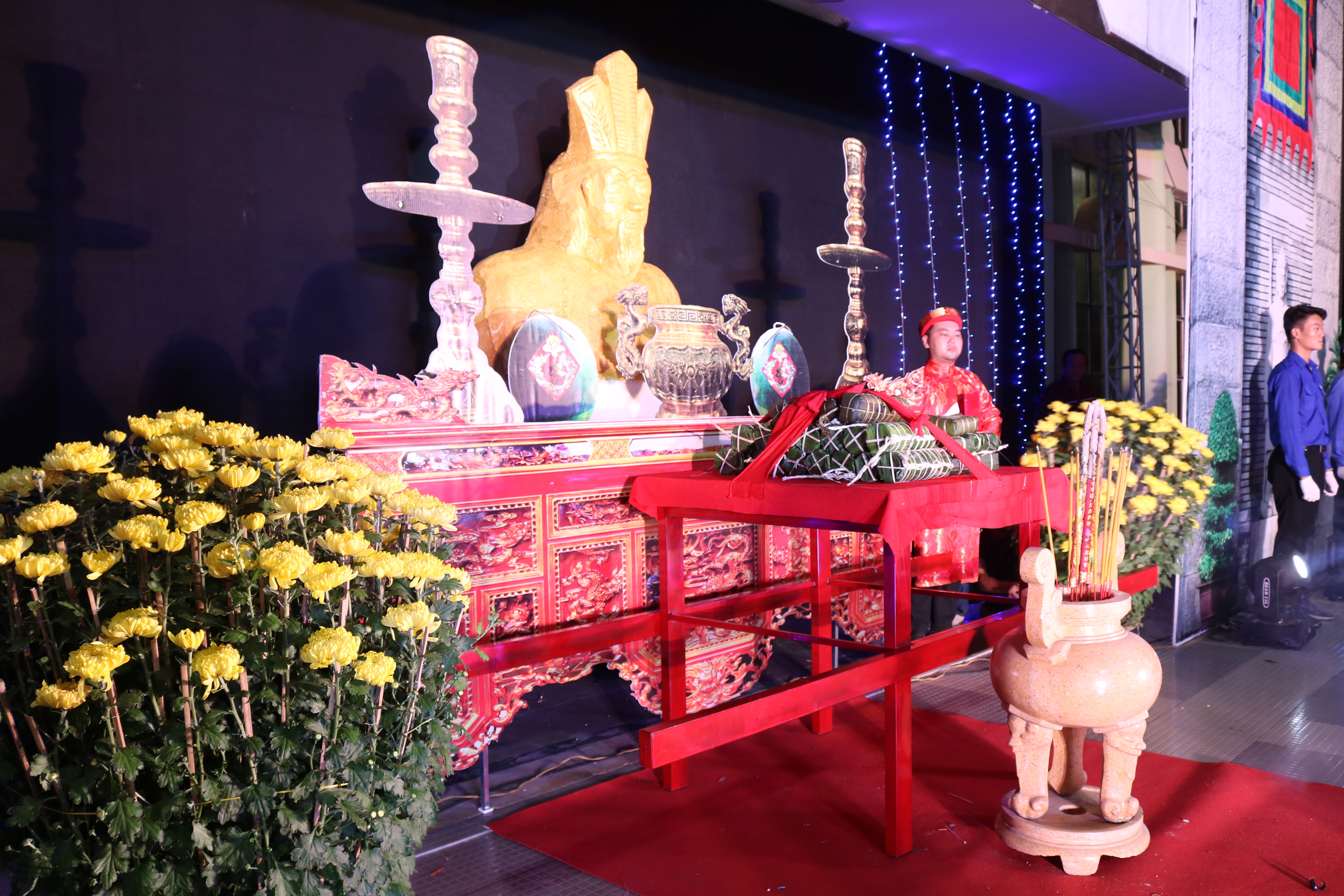Tết ấm cho mọi nhà Những cặp bánh chưng, bánh tét đẹp nhất được chọn dâng cúng Quốc tổ Hùng Vương.