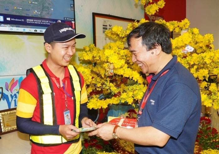 Lãnh đạo Vietjet thị sát sân bay mùa cao điểm tết Không khí tết tràn ngập văn phòng Vietjet cùng quyết tâm mang tới cho khách hàng những chuyến bay đúng giờ, an toàn mùa cao điểm tết