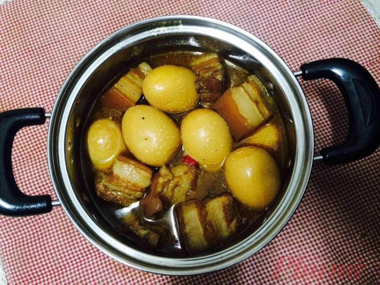 Lưu học sinh Việt Nam ở Vũ Hán thấp thỏm sắm tết cổ truyền giữa tâm dịch viêm phổi Một số món ăn Việt vẫn được Lưu học sinh chuẩn bị cho cúng tất niên