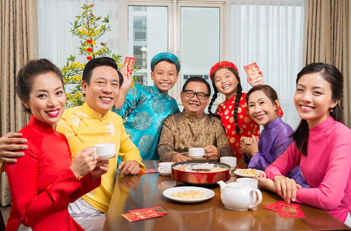 Không bị ép rượu bia, chưa tết nào sung sướng như tết này Không say xỉn triền miên làm cho tôi cảm nhận đầy đủ không khí tết và thấy vui hơn. Ảnh minh hoạ