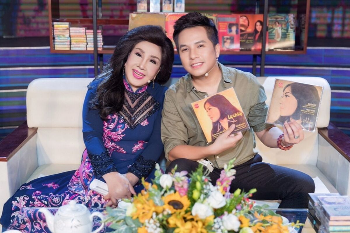 NSND Lệ Thuỷ giao kèo với ông xã trước khi cưới NSND Lệ Thuỷ và con trai - ca sĩ Dương Đình Trí