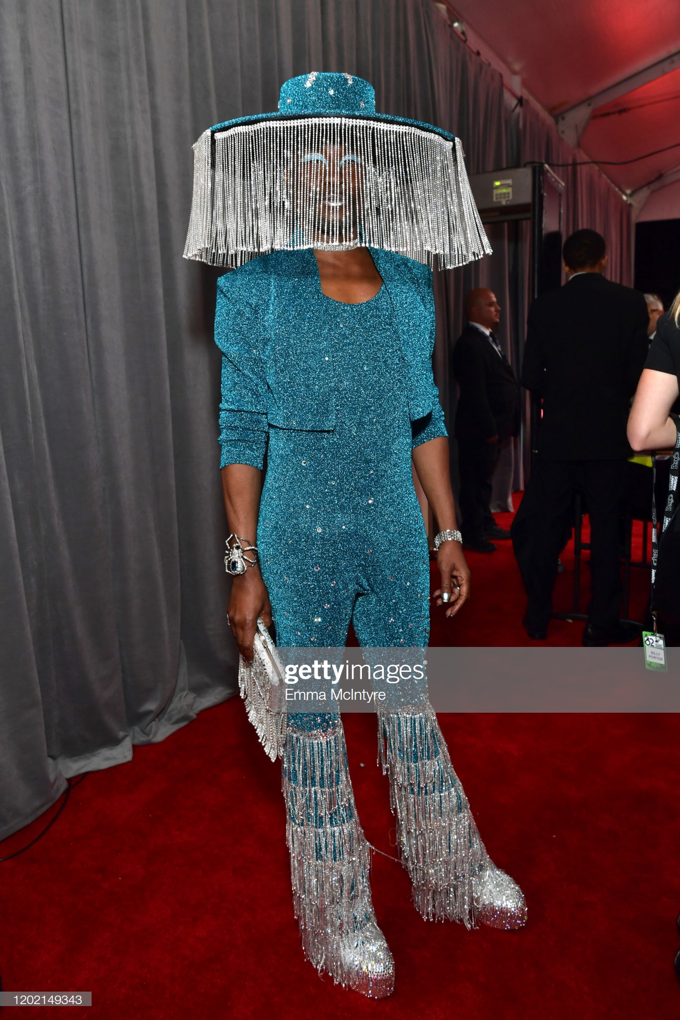 Thảm đỏ Grammy 2020: Thông điệp chính trị, trò lố và những bộ cánh đẹp Billy Porter xuất hiện với