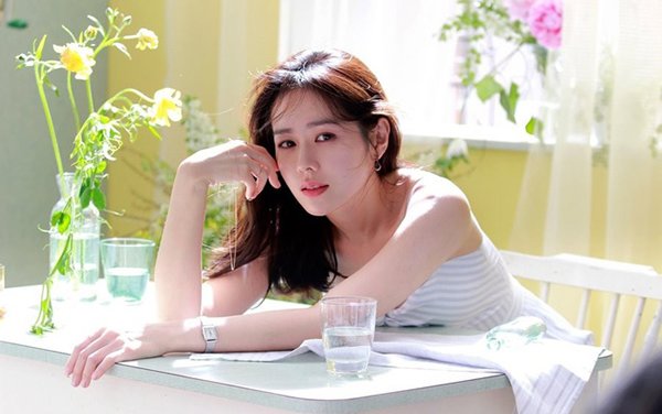 Dung nhan 9 nghệ sĩ Hàn được mong ước 'đưa về ra mắt cha mẹ' dịp năm mới Chị đẹp Son Ye Jin với nhan sắc