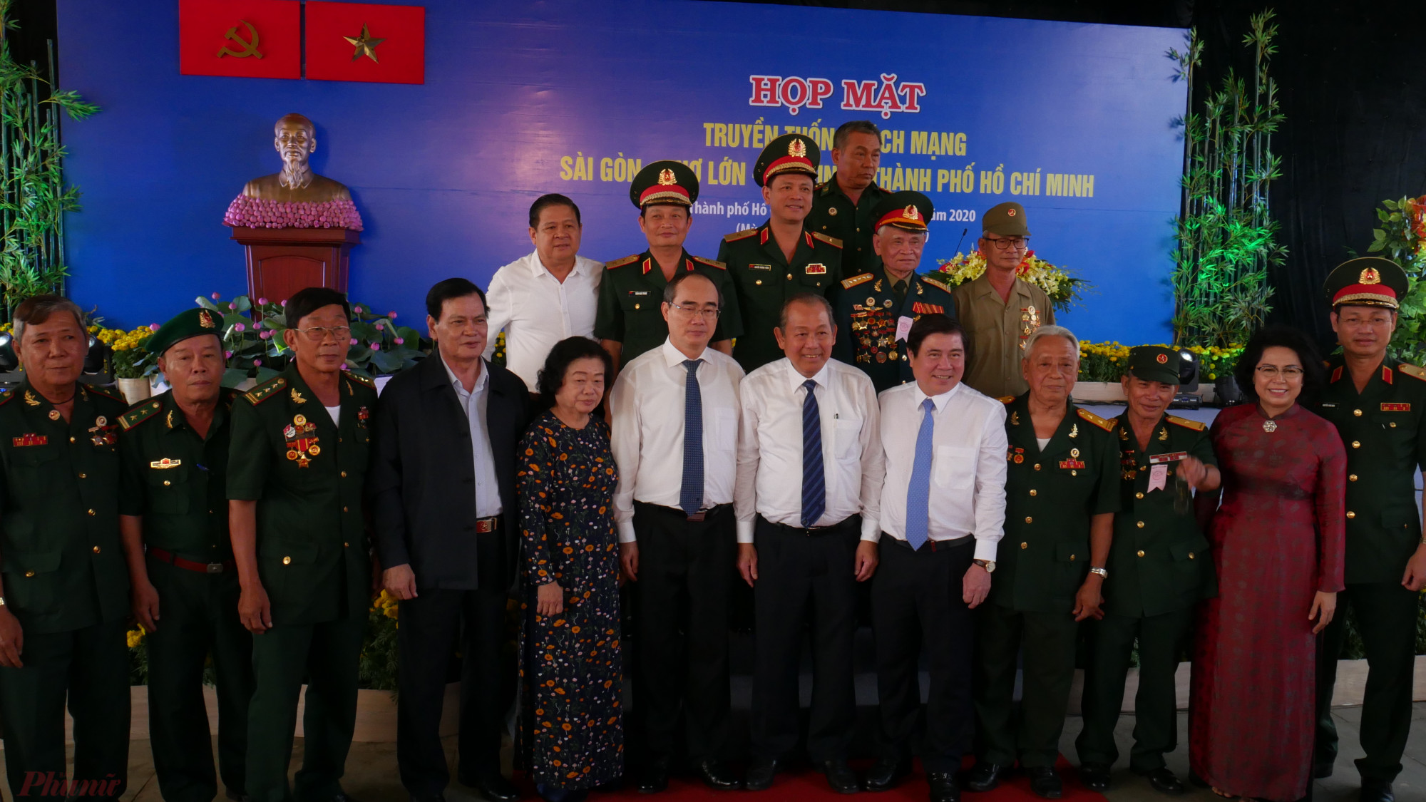 Họp mặt truyền thống cách mạng Sài Gòn - Chợ Lớn - Gia Định ngày đầu năm Các đại biểu chụp hình tại buổi họp mặt trruyền thống