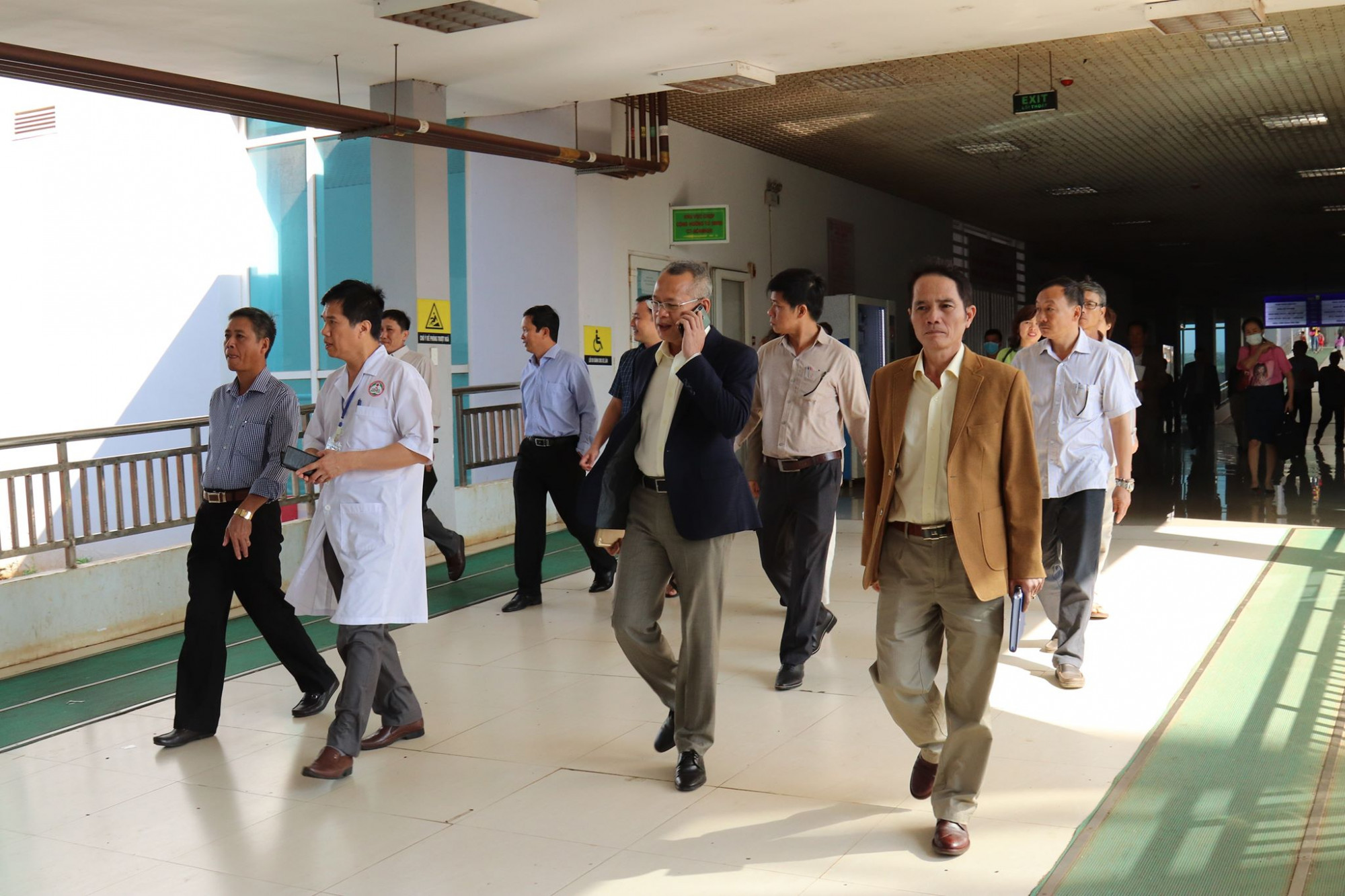 Đã có kết quả xét nghiệm cho nam tiếp viên hàng không nghi nhiễm virus corona Ngành Y tế Đắk Lắk kiểm tra công tác ứng phó với virus corona tại Bệnh viện Đa khoa vùng Tây Nguyên