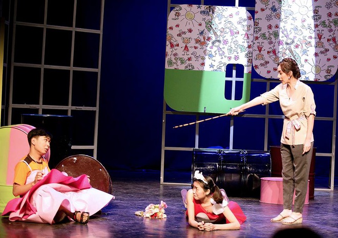 Showbiz Việt ‘tê liệt’ vì dịch viêm phổi cấp corona Sân khấu kịch Thế giới trẻ tạm đóng cửa vì dịch bệnh