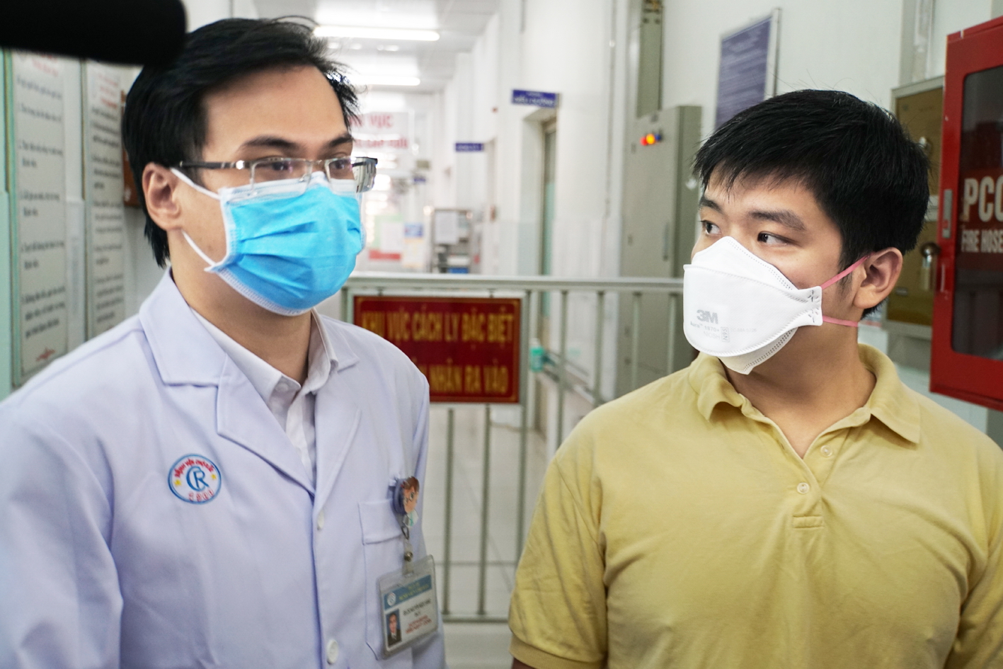 Bác Sĩ Cứu Hai Cha Con Người Trung Quốc Nhiễm Virus Corona: Chẳng Kịp Tội Thân Mình, Chẳng Kịp Nghĩ Xa Xôi