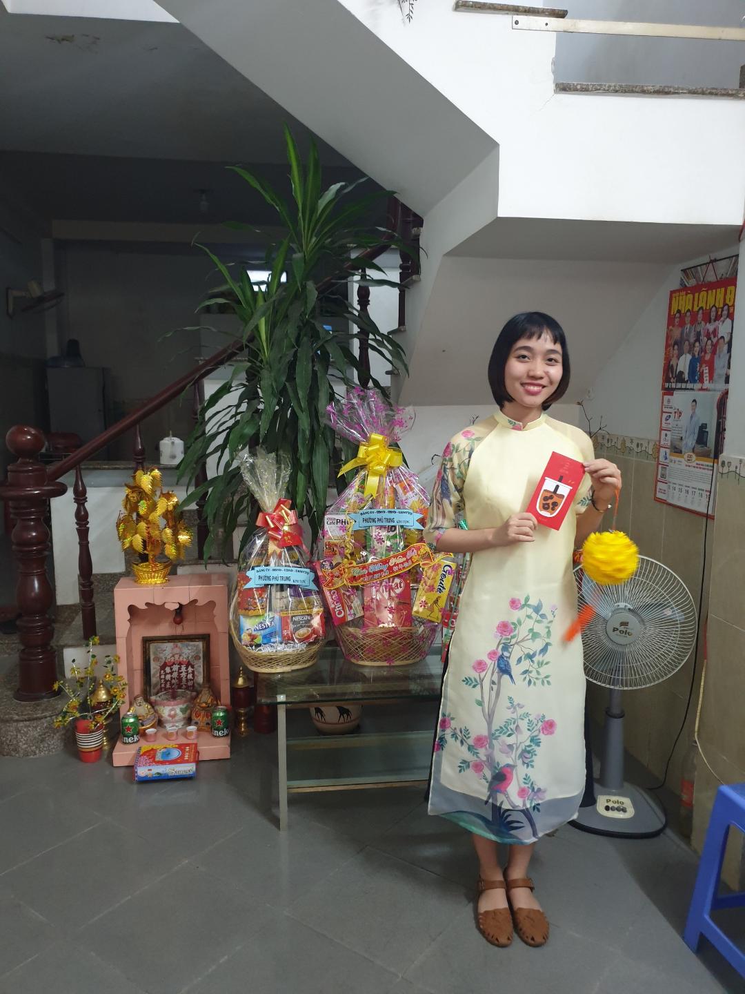 Cô giáo trẻ xung phong vào lính